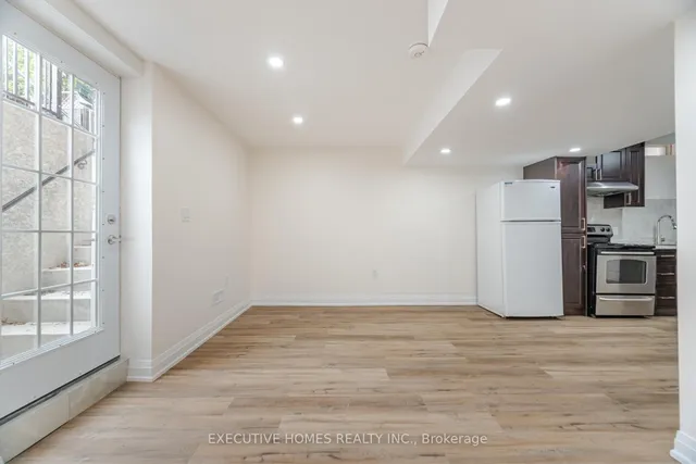 Additional image 42 of 1121 Meighen Way