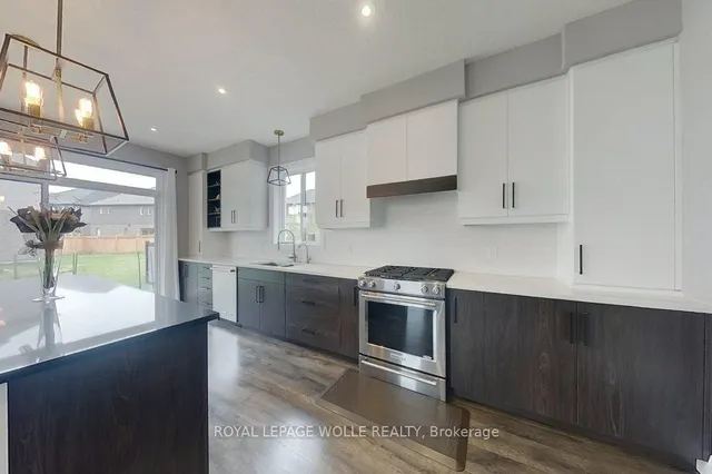 Additional image 19 of 69 Eaglecrest St