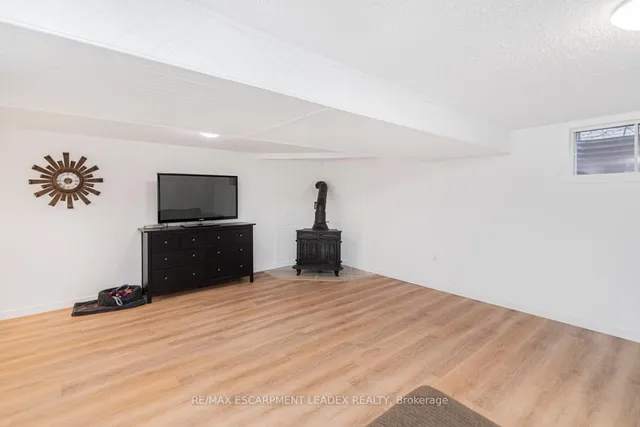 Additional image 43 of 109 HIGHLAND Rd