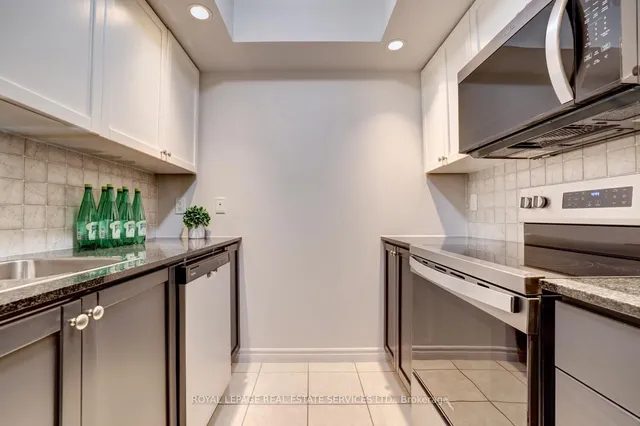 Additional image 9 of 5233 Dundas St Unit 1829