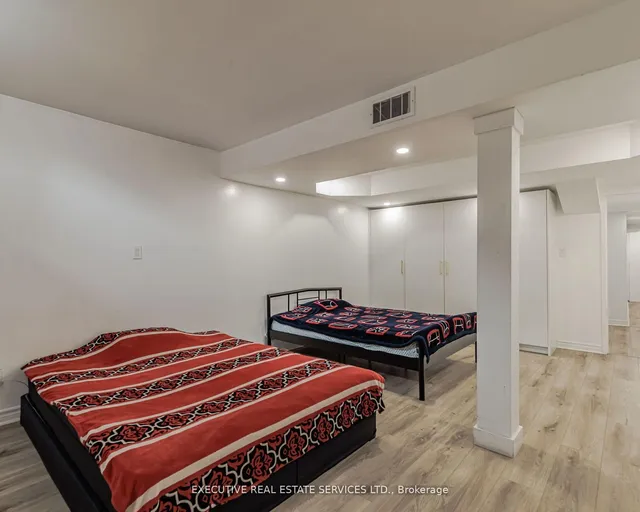 Additional image 26 of 10 Natronia Tr