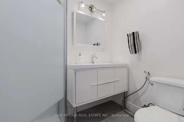 Additional image 17 of 522 Roseheath Dr