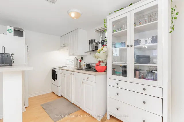 Additional image 16 of 21 Winston Grve