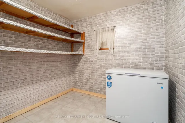 Additional image 11 of 102 NEWLANDS Ave