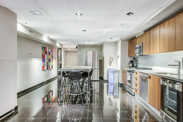 Additional image 30 of 318 King St Unit 907