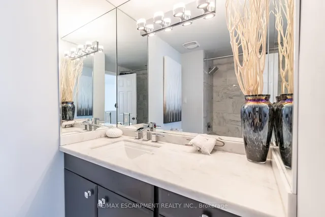 Additional image 30 of 1508 UPPER MIDDLE Rd Unit 6