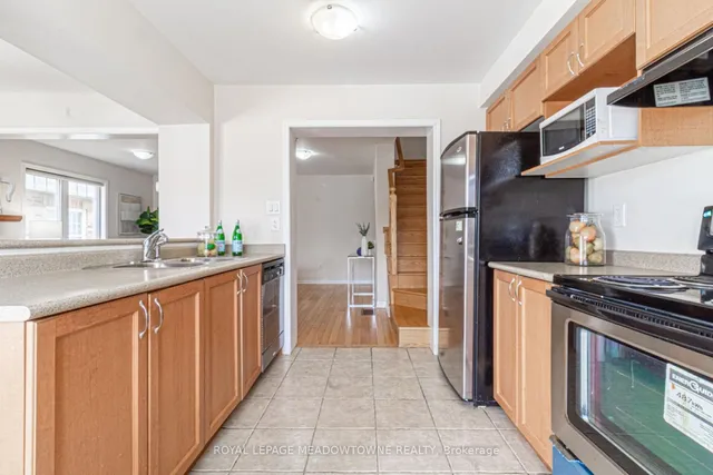 Additional image 24 of 217 Woodley Cres