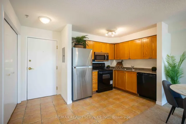 Additional image 5 of 684 Warden Ave Unit 301