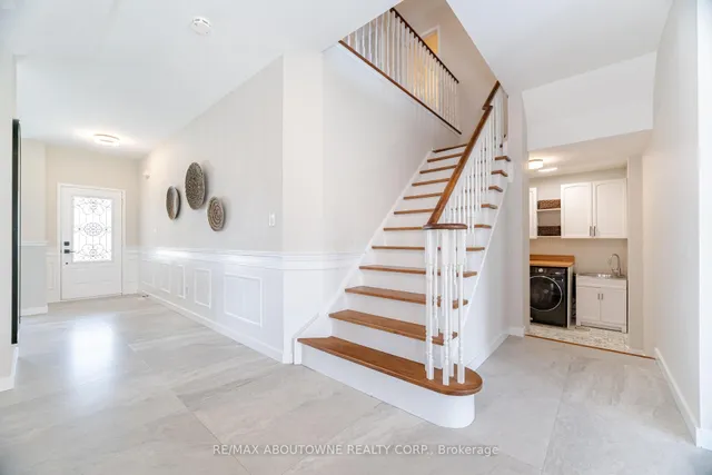 Additional image 24 of 1046 Holdsworth Cres