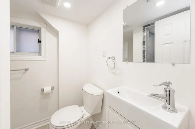 Additional image 29 of 905 Islington Ave