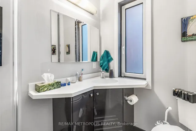 Additional image 11 of 52 Fern Ave