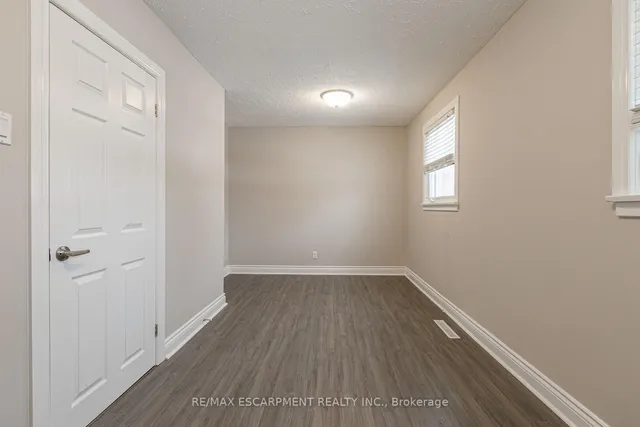 Additional image 22 of 18 MILES St