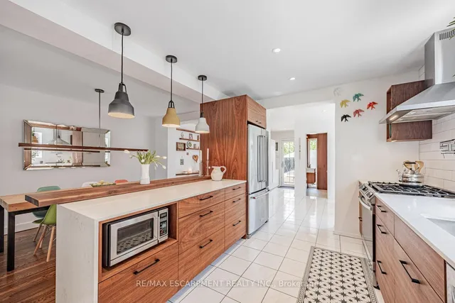 Additional image 11 of 35 Woodenhill Crt