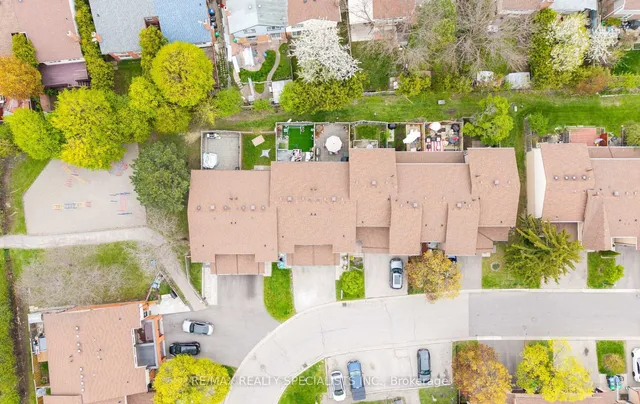 Additional image 44 of 93 Collins Cres