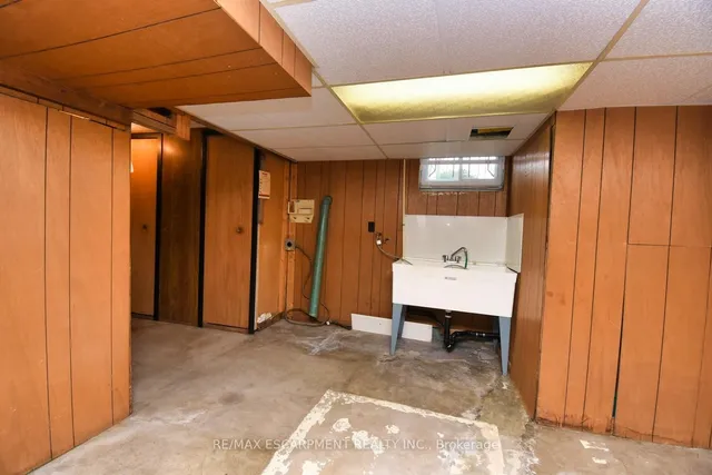 Additional image 34 of 914 Francis Rd