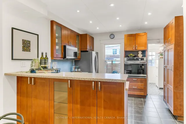 Additional image 17 of 92 Chatham Ave