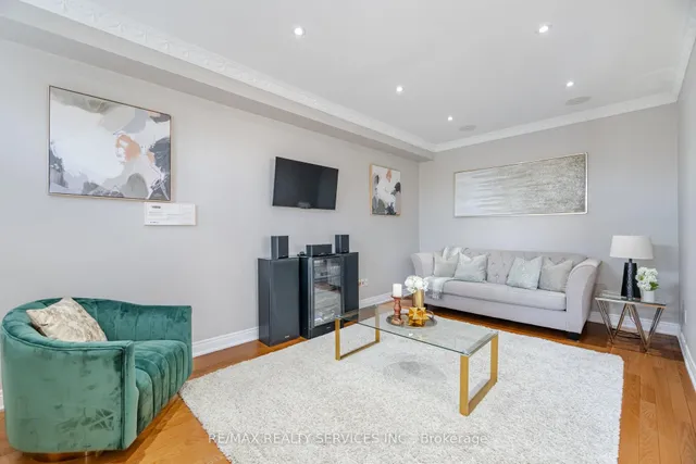 Additional image 14 of 18 Armani Lane