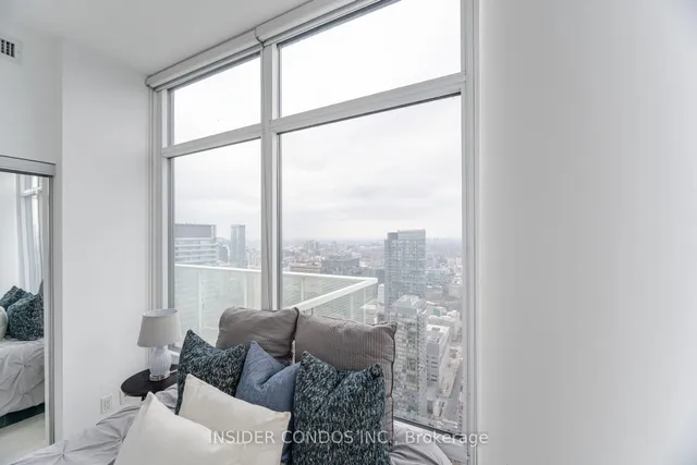 Additional image 27 of 501 Yonge St Unit 5202