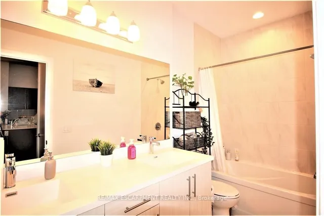 Additional image 17 of 1 Redfern Ave Unit 135