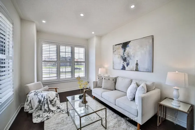 Additional image 5 of 37 Young Dr