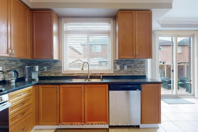 Additional image 11 of 22 Tawnberry Circ