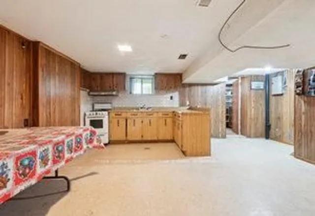 Additional image 39 of 38 Fernbank Ave