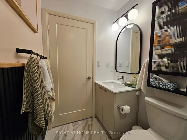 Additional image 27 of 576 Front St Unit 210