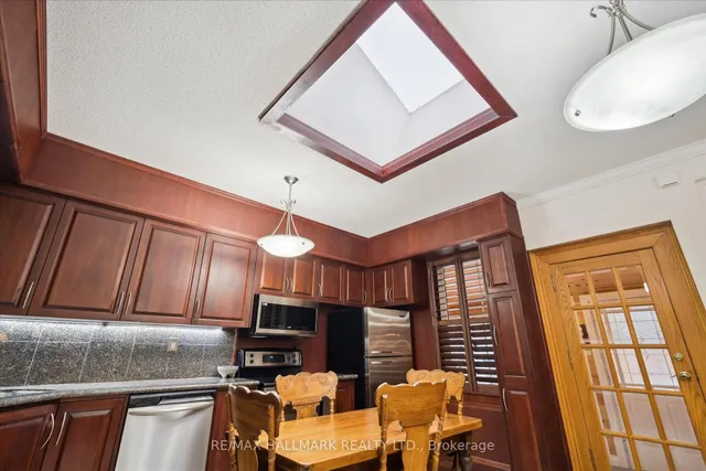 Additional image 19 of 2577 Kennedy Rd