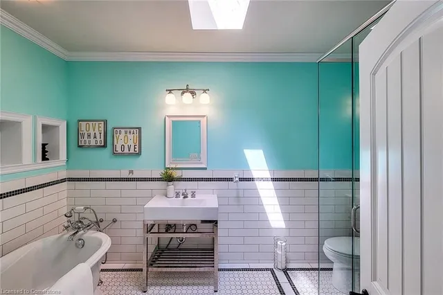 Additional image 23 of 668 Garth St