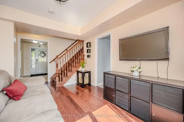 Additional image 27 of 47 Vanhorne Clse