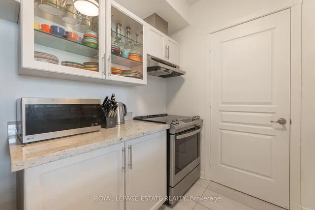 Additional image 6 of 438 Richmond St Unit 1409