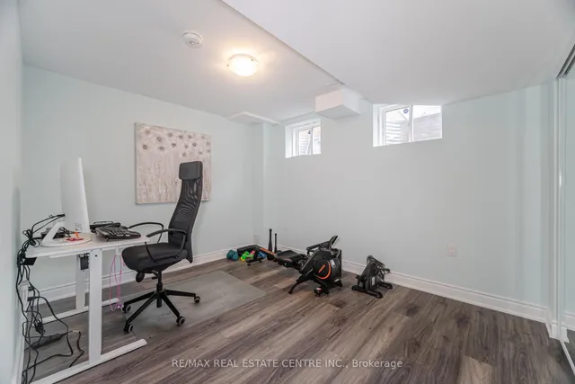 Additional image 44 of 48 Enford Cres