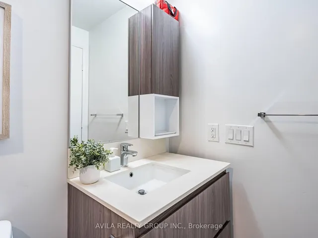 Additional image 34 of 36 Park Lawn Rd Unit 410