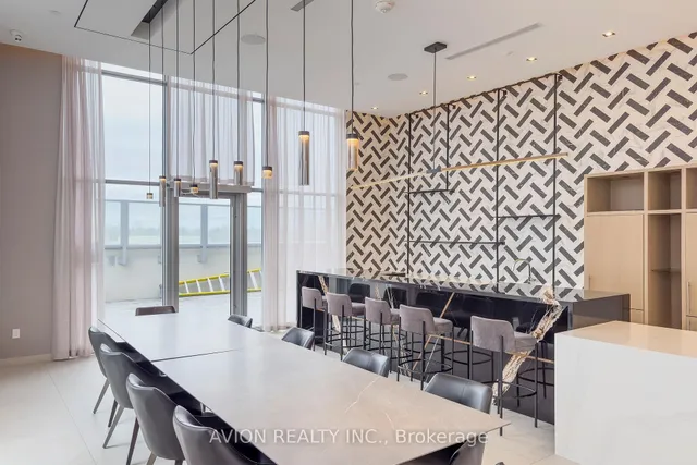 Additional image 18 of 225 Village Green Sq Unit 211