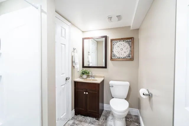 Additional image 43 of 2399 MALCOLM Cres