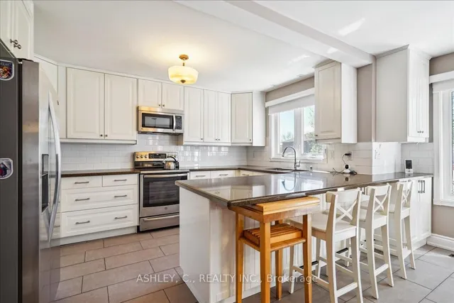 Additional image 15 of 711 Esprit Cres