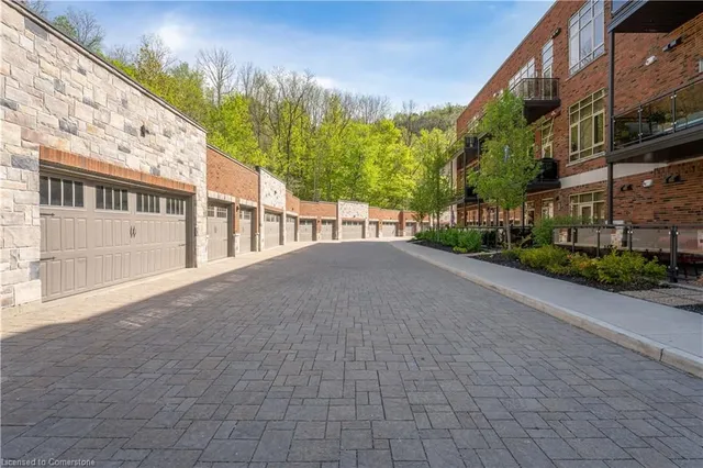 Additional image 23 of 397 King St Unit 213