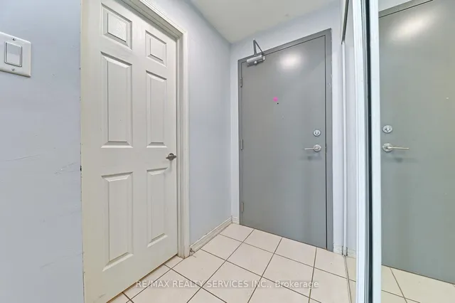 Additional image 11 of 50 Sky Harbour Dr Unit 411