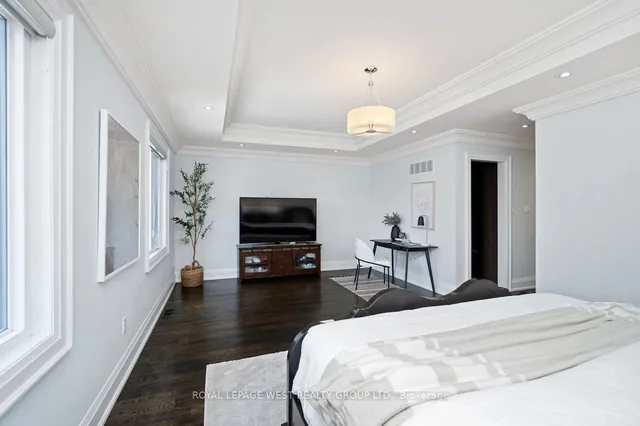 Additional image 27 of 218 Cameron Ave