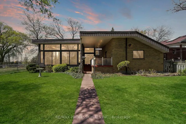 Additional image 37 of 33 Heathrow Dr