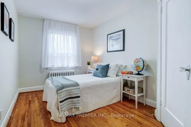 Additional image 21 of 73 Lanark Ave