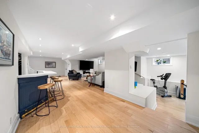 Additional image 46 of 231 Glenrose Ave