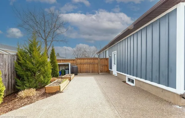 Additional image 42 of 14 Yorkdale Cres