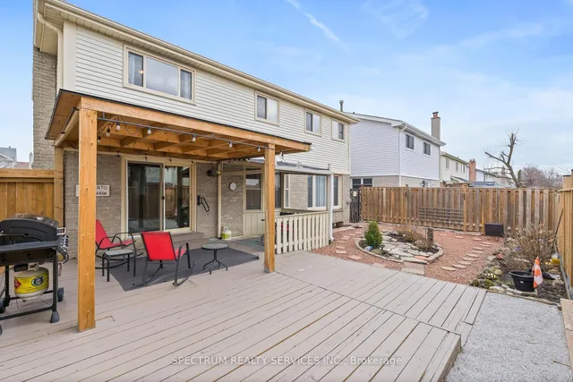 Additional image 32 of 98 Mikado Cres