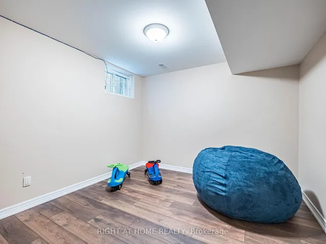 Additional image 29 of 30 Haliburton Ave