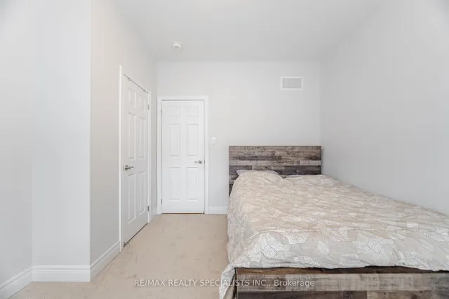 Additional image 40 of 15 Duxbury Rd