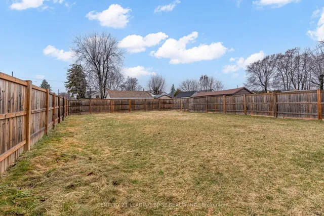 Additional image 17 of 424 Upper Wentworth St