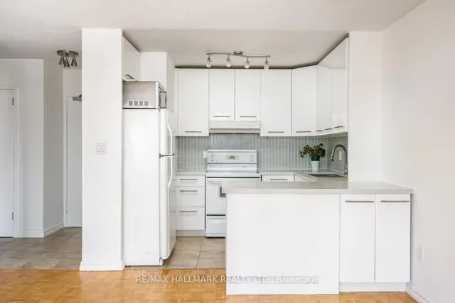 Additional image 16 of 40 Homewood Ave Unit 1103