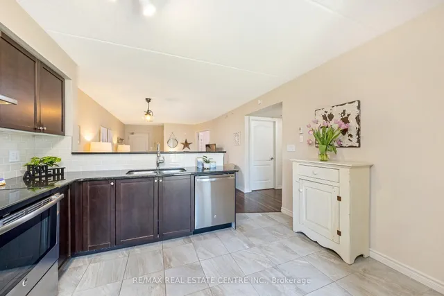 Additional image 11 of 1470 Main St Unit 109