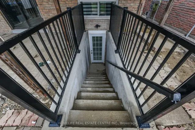 Additional image 36 of 48 Dafoe Cres